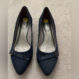NEW Navy Blue Life Stride Wedge Heel Pump Sz 8